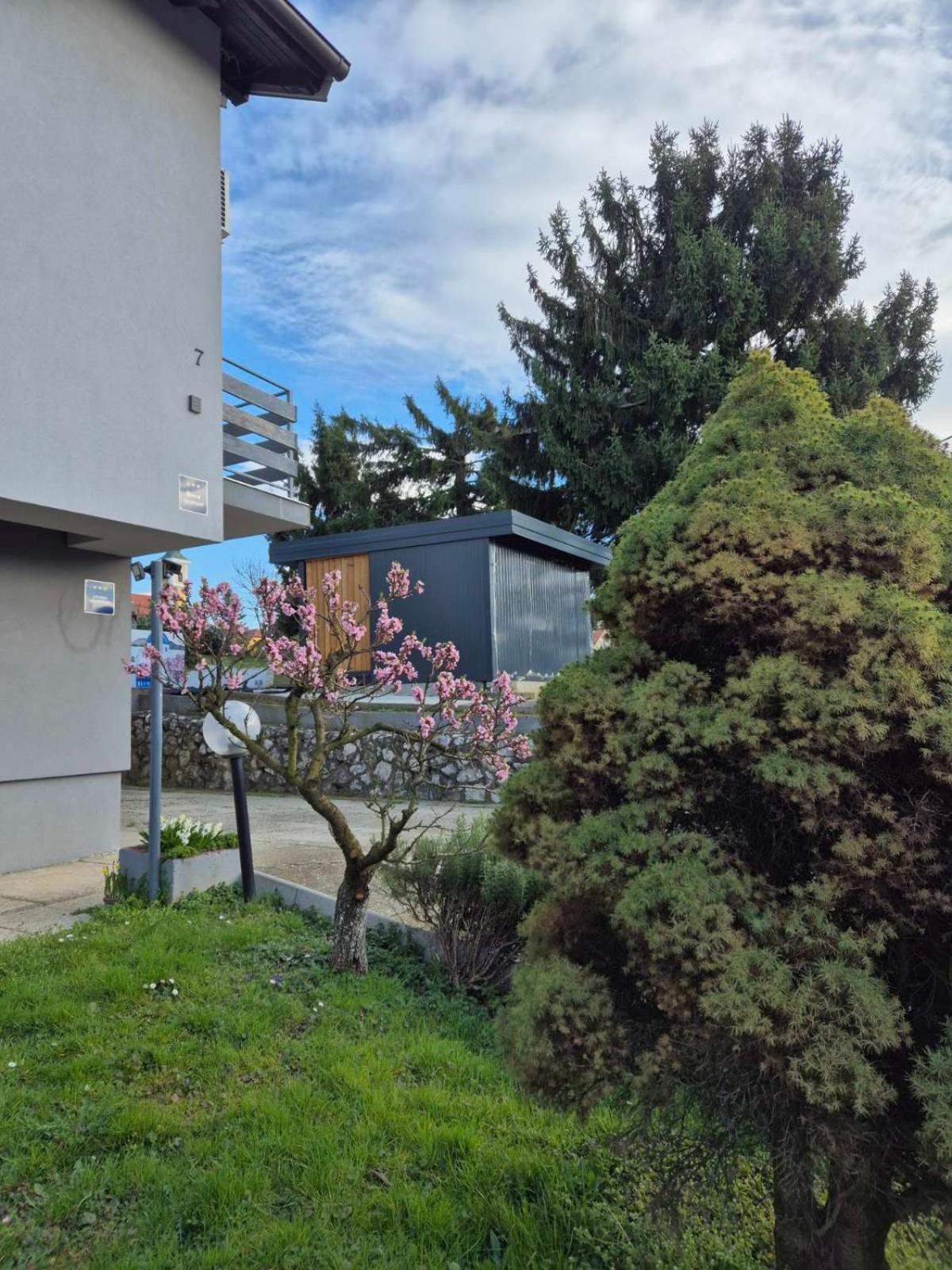 Apartmani Habibi Jalzabet Exterior photo